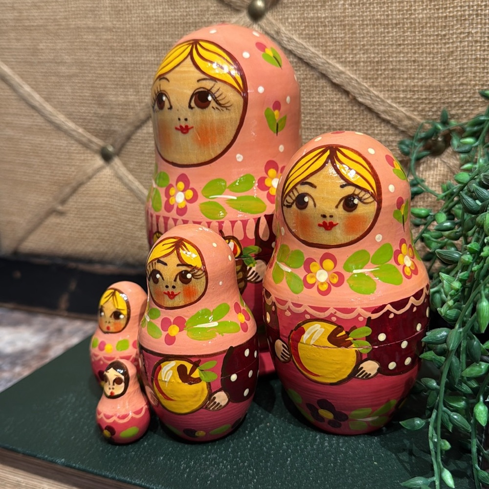 Nesting dolls - Picture 4 of 6